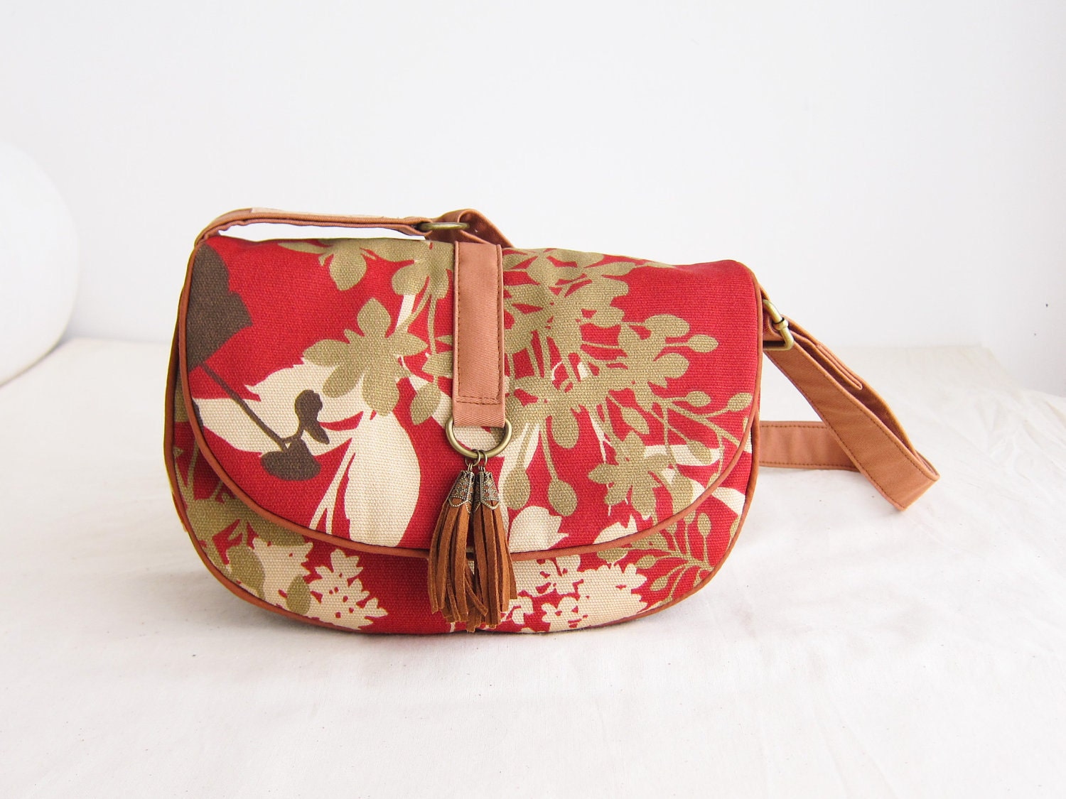 SALE 25% OFF--Everyday Adjustable Handbag--Fall Floral Fun
