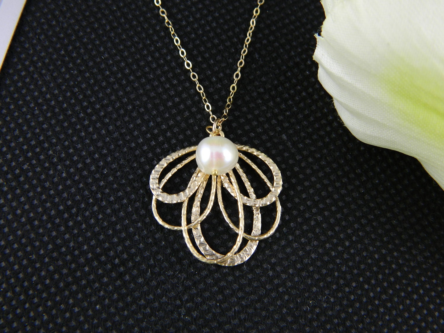 Gold Bow Necklace, Pearl Bow Pendant, Bridesmaid Jewelry, Wedding, Mother, Sister, Elegant, Bridesmaid Gift, Birthday Gift