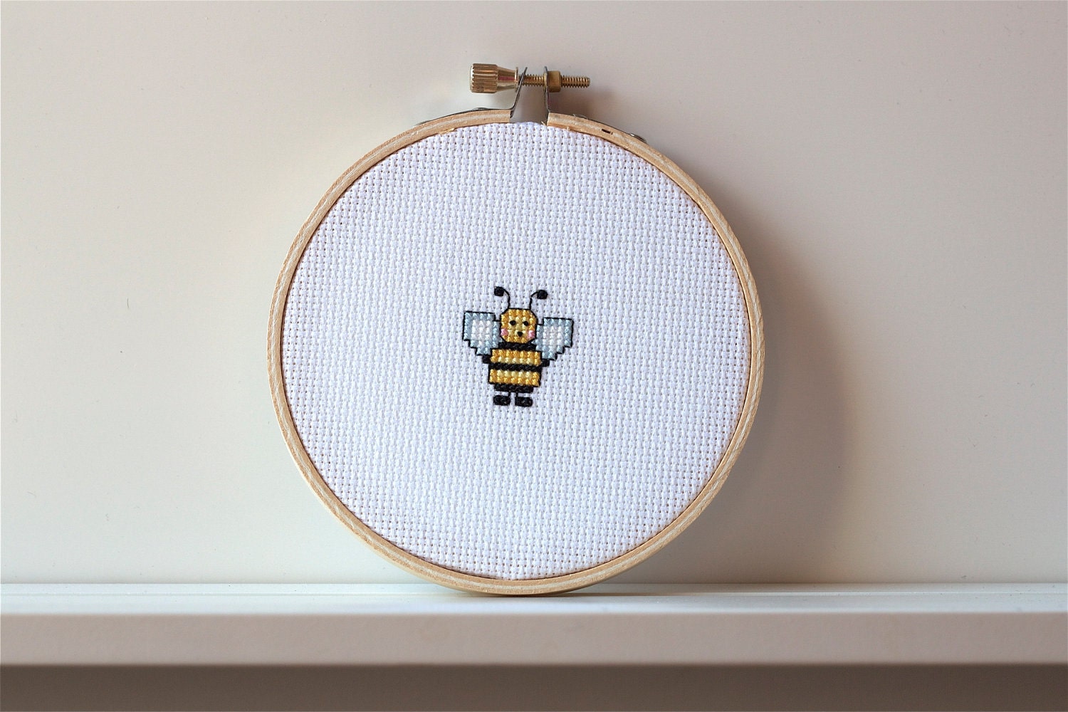 hand embroidery hoop art : bumble bee cross stitch yellow black by 24pont