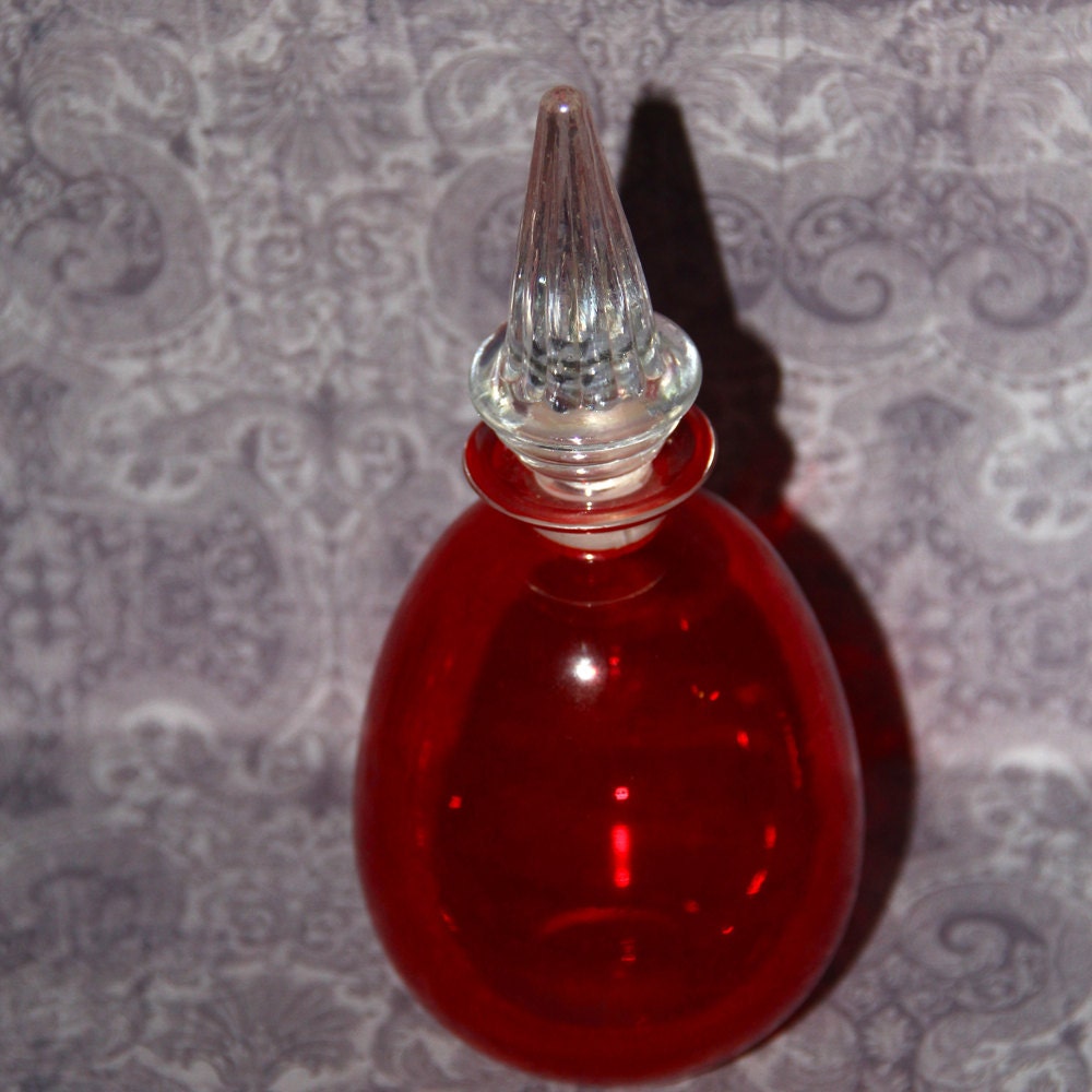 VAMPIRE DREAMS Blood Drop Vintage Perfume Bottle