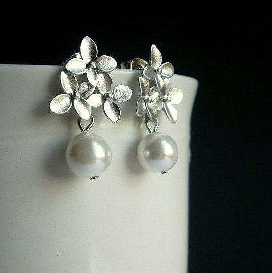 Pearl Earrings In Silver With Three Flower Motif And White Swarovski Crystal Pearls