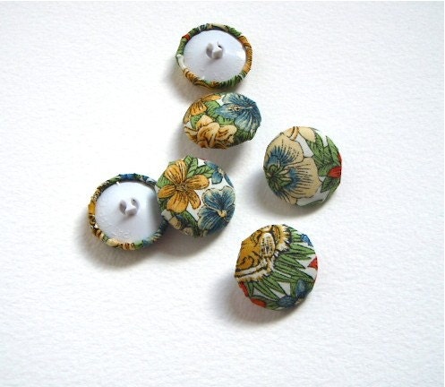Liberty Print Covered Buttons 22mm tiger animal