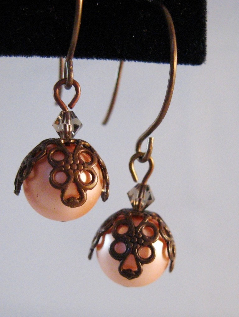 Corielle Earrings in Peach