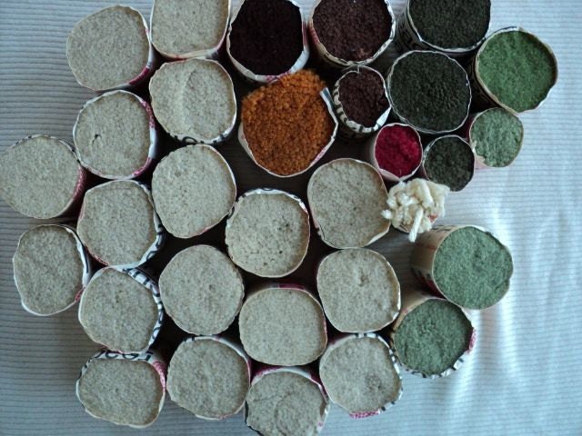 Vintage - Precut Rug Yarn PLUS Rug Latch Hooking Tool - Set of 27