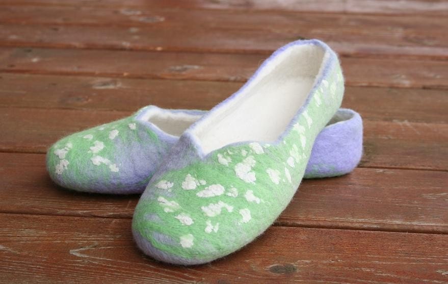 Women house shoes, felted slippers, wool slippers Spring