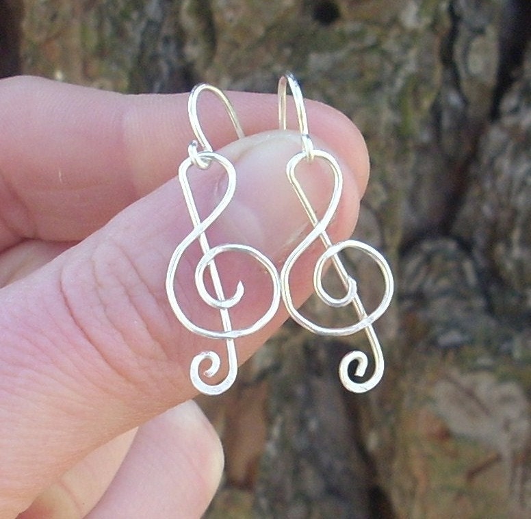 Silver wire Treble Clef Earrings