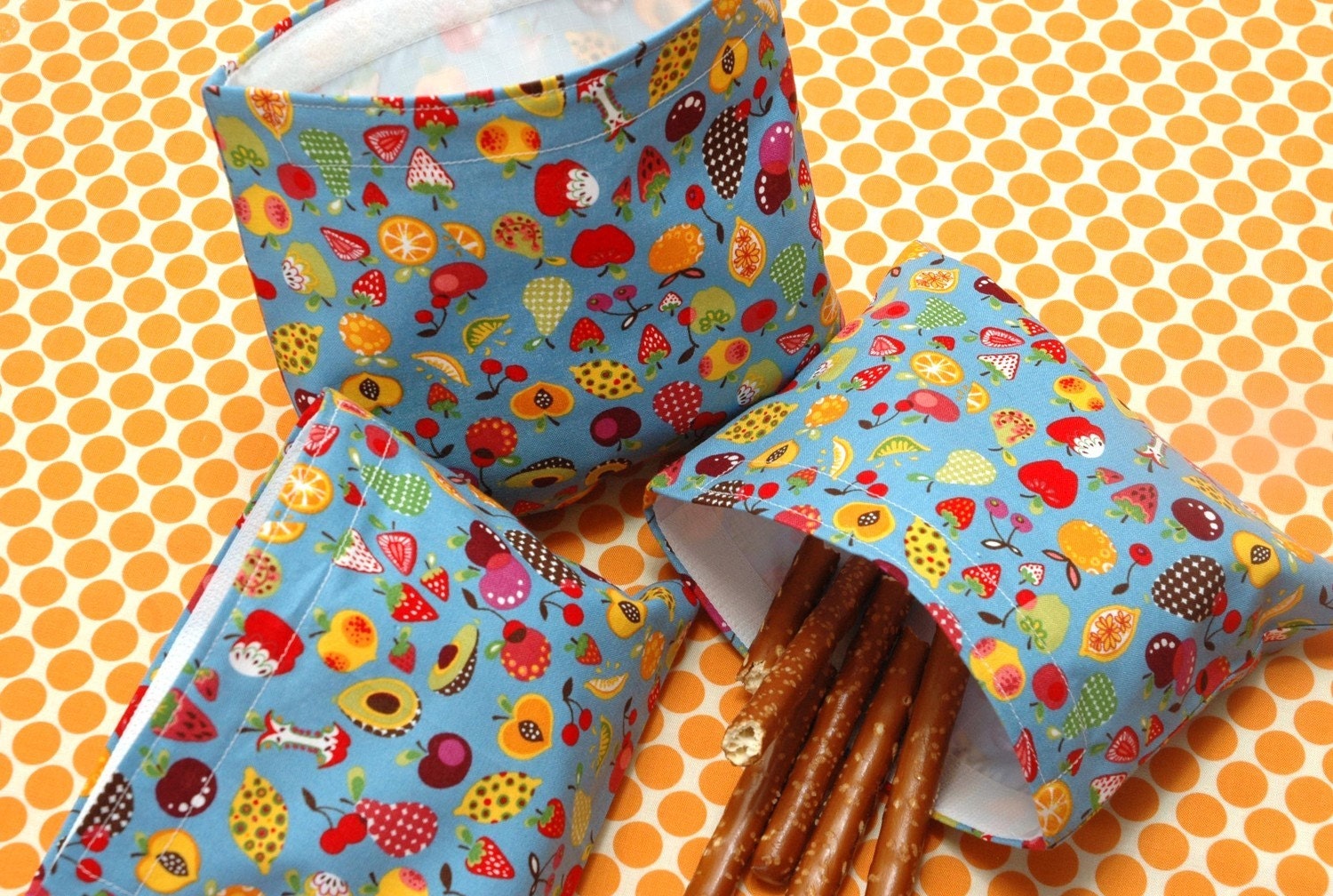Reusable Sandwich and Snack Sack Kit in Alexander Henry Fruit Salad Set - Willow Berries in Blue FREE SHIPPING