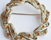 KRAMER Vintage Wreath Brooch - Signed