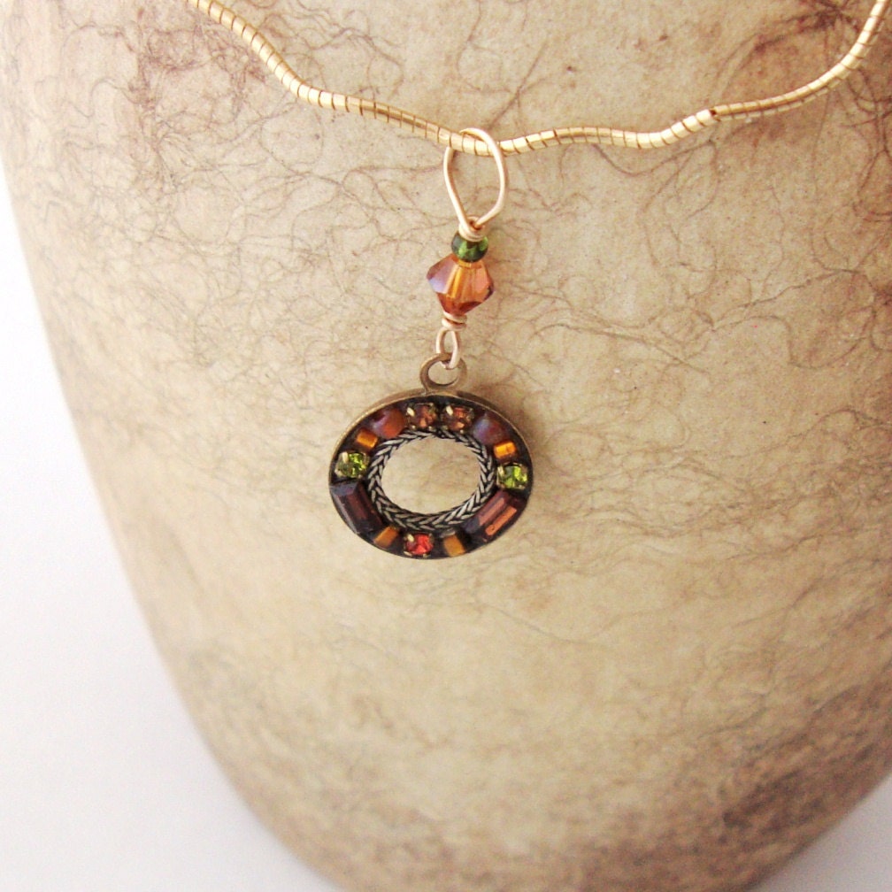 Pendant Delicate Charm Topaz Stones Beads Wavy Metal Cord