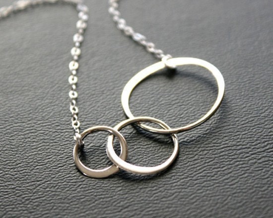 Three circle necklace, eternity circle - family necklace, friendship, couple, love links, sterling silver necklace, everyday wear, for mom