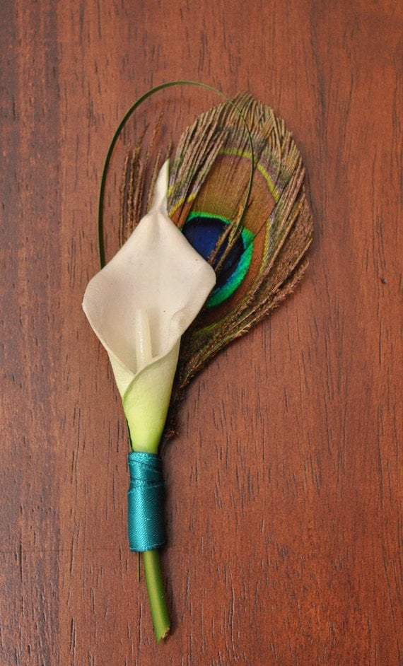 Calla Lily & Peacock Boutonniere with Grass Loop