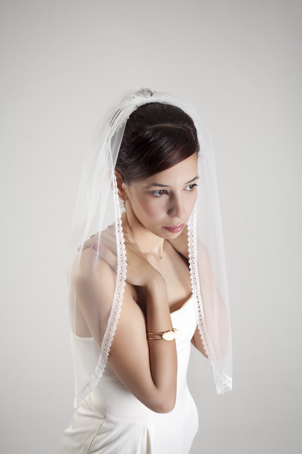 Cocoon- one layer wedding bridal veil, 30 inch length with a lace edge, ivory or white