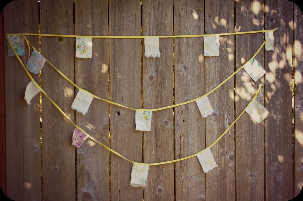 pretty little vintage scrap bunting garland