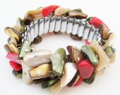 Vintage 50s Springtime Novelty Multi Colored Shell Expansion Stretch Bracelet