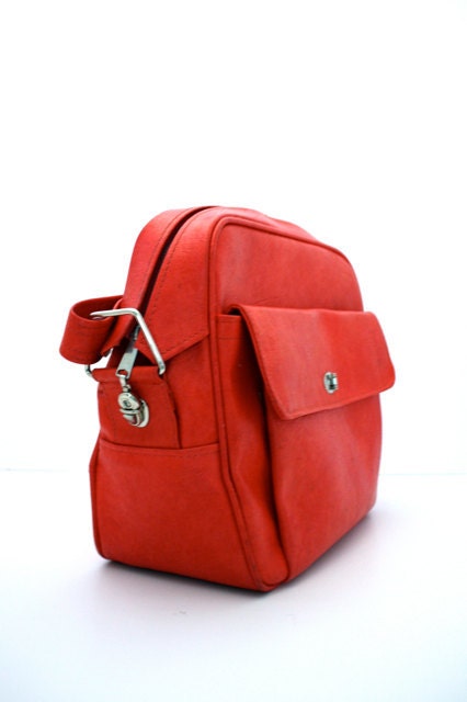 Vintage CHERRY Red Travel Bag with Key