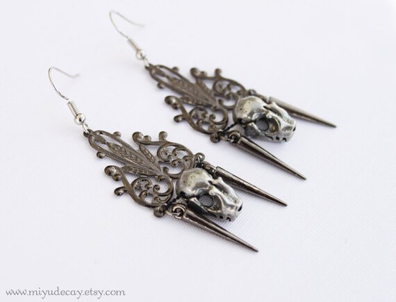 Miyu Decay Noir Filigree Spike Earrings