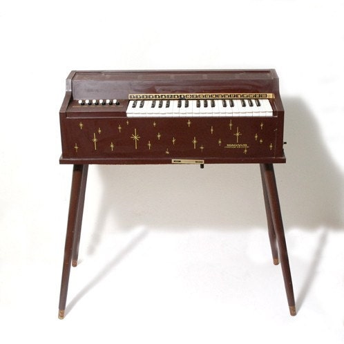 Magnus Custom Deluxe Electric Chord Organ
