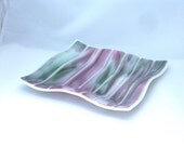 9 Inch Pastel Colored Glass Wavy Plate