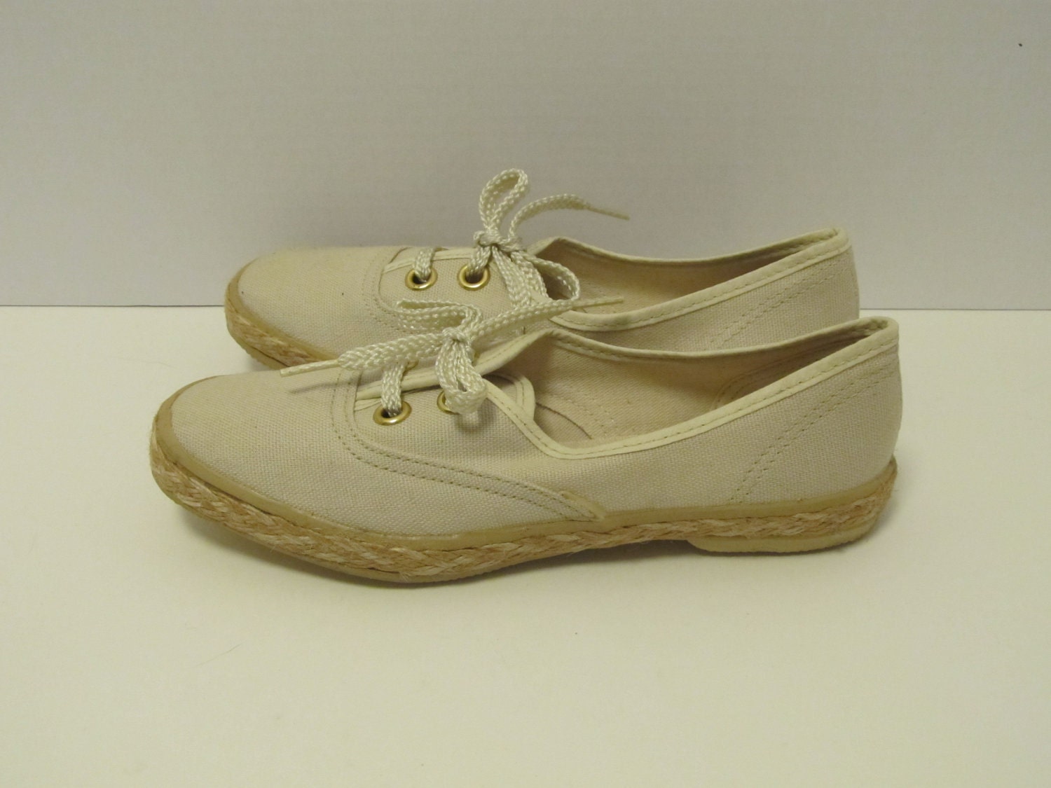 SALE- Vintage 80s Espadrille Natural Colored Lace Up Sneakers Size 5