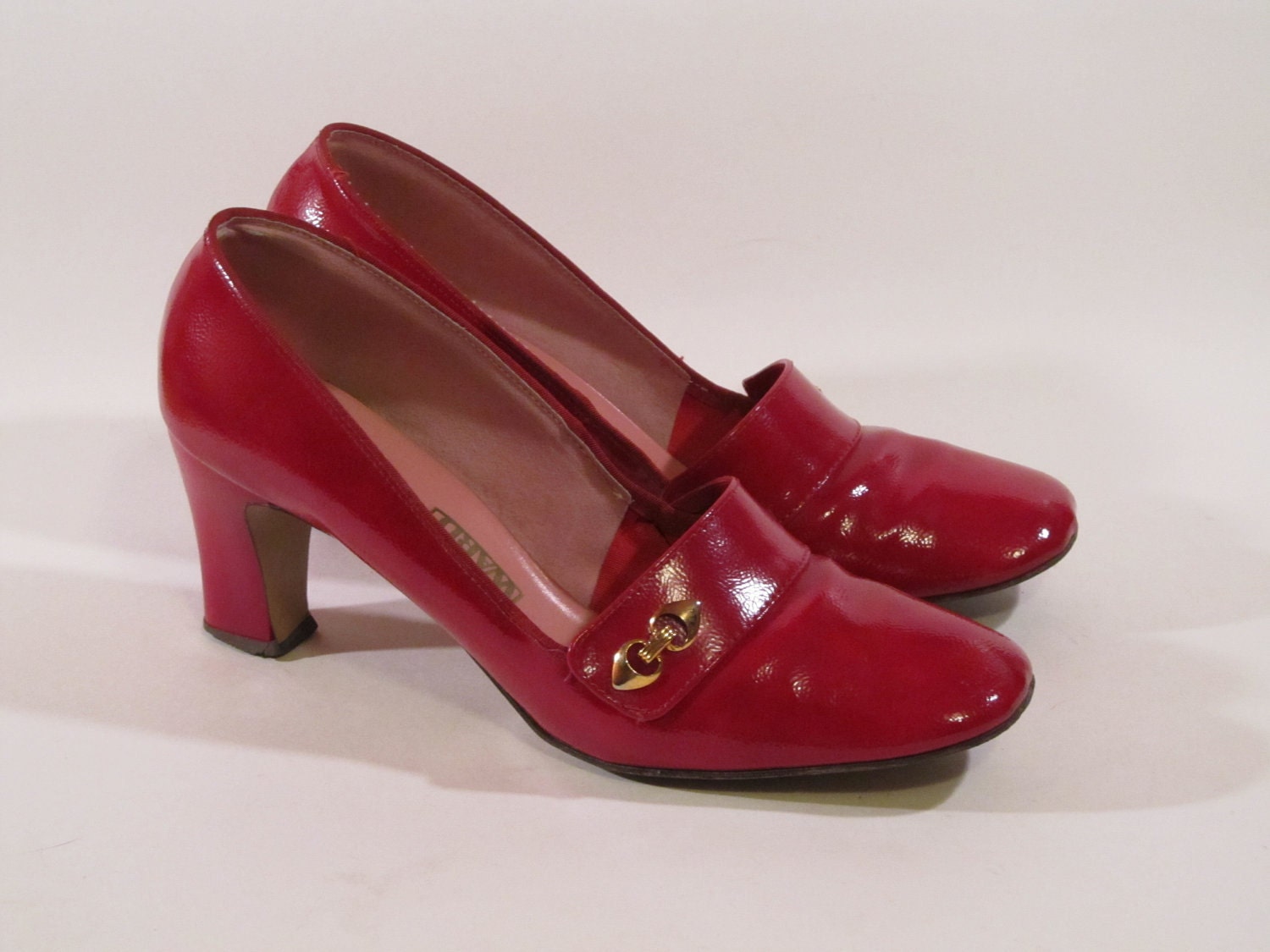 SALE - Vintage 60s Candy Apple Red Shiny Patent Loafer Secretary Pumps Size 7