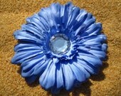 Cornflower Blue Daisy hair clip