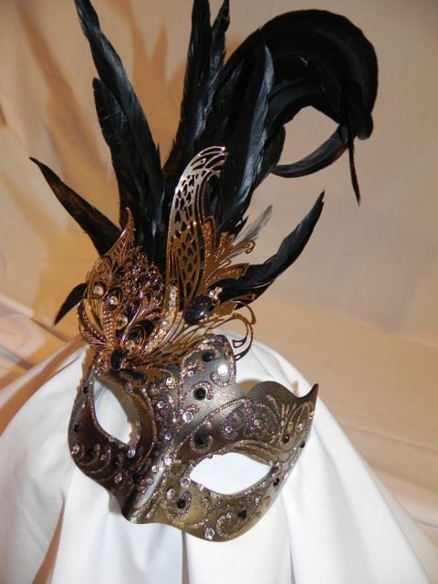 Reserved for ZeonKitty Feather Masquerade Mask in Black