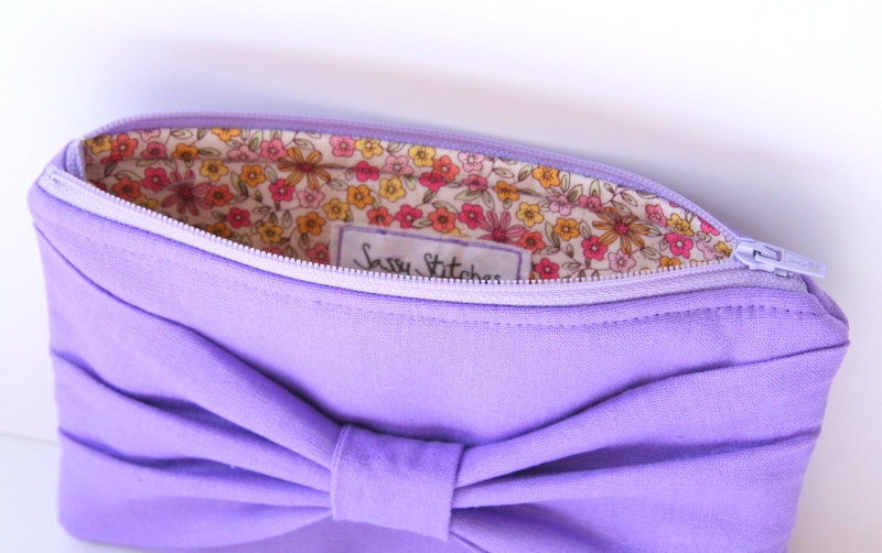 purple linen bow pouch / bridesmaid / summer fashion / bow / small pouch / linen / floral / lavender