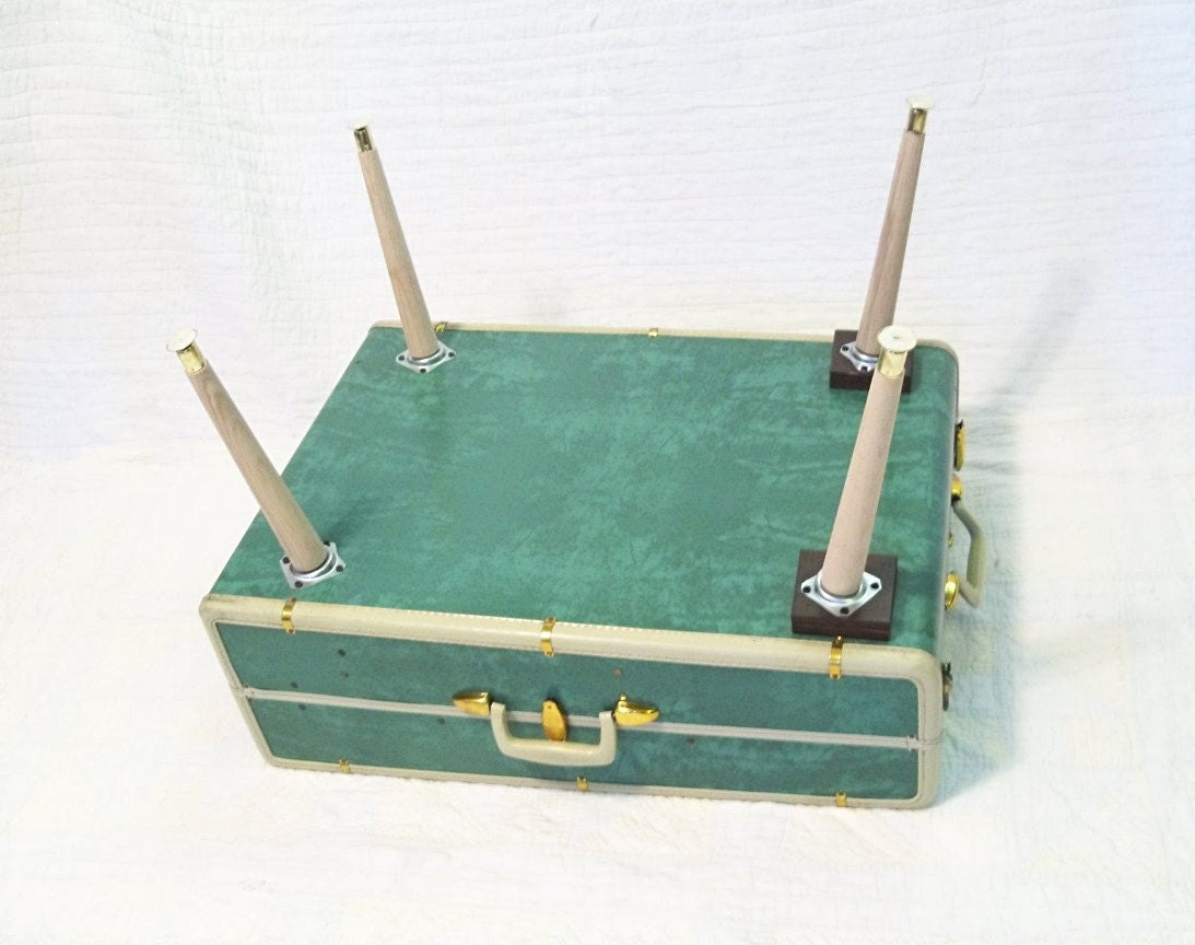 Vintage Suitcase COFFEE TABLE Vintage Lovers Upcycled and ReNeWeD Large Samsonite Luggage Wardrode Traveling Trunk End Table