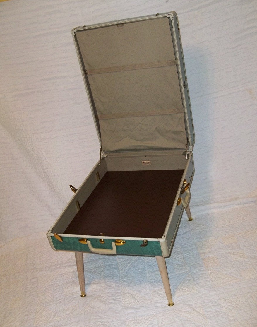 Vintage Suitcase COFFEE TABLE Vintage Lovers Upcycled and ReNeWeD Large Samsonite Luggage Wardrode Traveling Trunk End Table