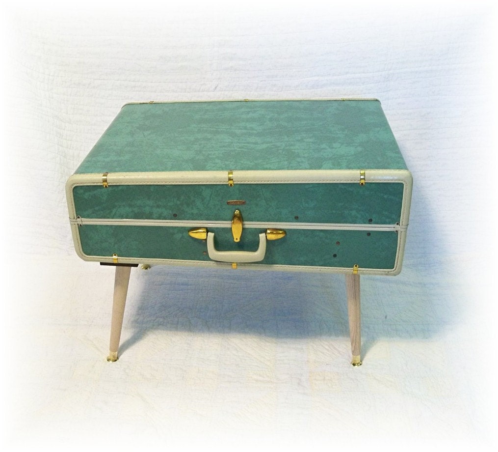 Vintage Suitcase COFFEE TABLE Vintage Lovers Upcycled and ReNeWeD Large Samsonite Luggage Wardrode Traveling Trunk End Table