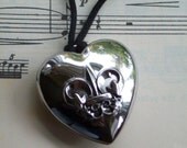 Vintage Silver Fleur De Lis Perfume Heart Locket Necklace
