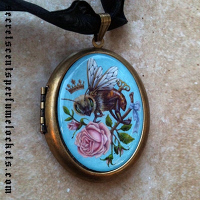 Perfume Locket Pendant  - Vintage Romance 'Bee Love'