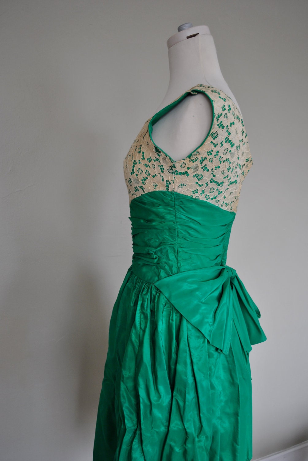 Summer Cocktail Dress / 1950s Dress / Small Vintage Party Dress/ Small / Vintage 50s Prom Dress / Emerald Green Lace Full Skirt Party Dres