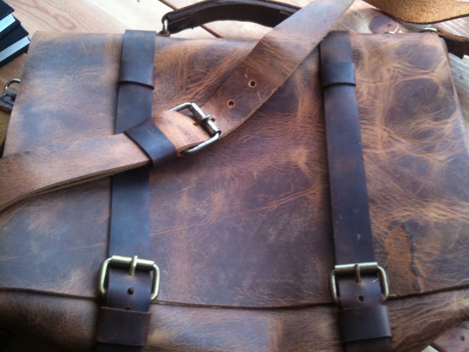 Honey brown lap top bag vintaged look leather by Aixa on Etsy
