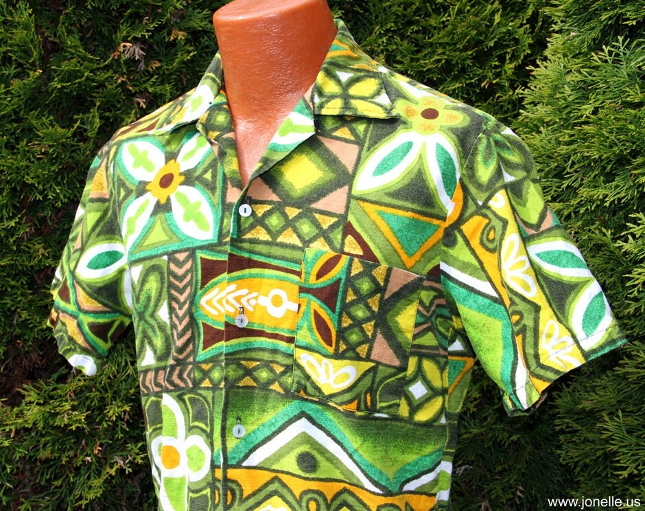 TIKI TIME vintage mens barkcloth hawaiian shirt. by RemoteLuxury