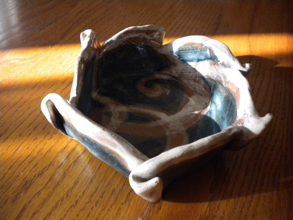 Ceramic bowl formed with red clay, glaze colors blue green and putty. Gift idea for men or women.