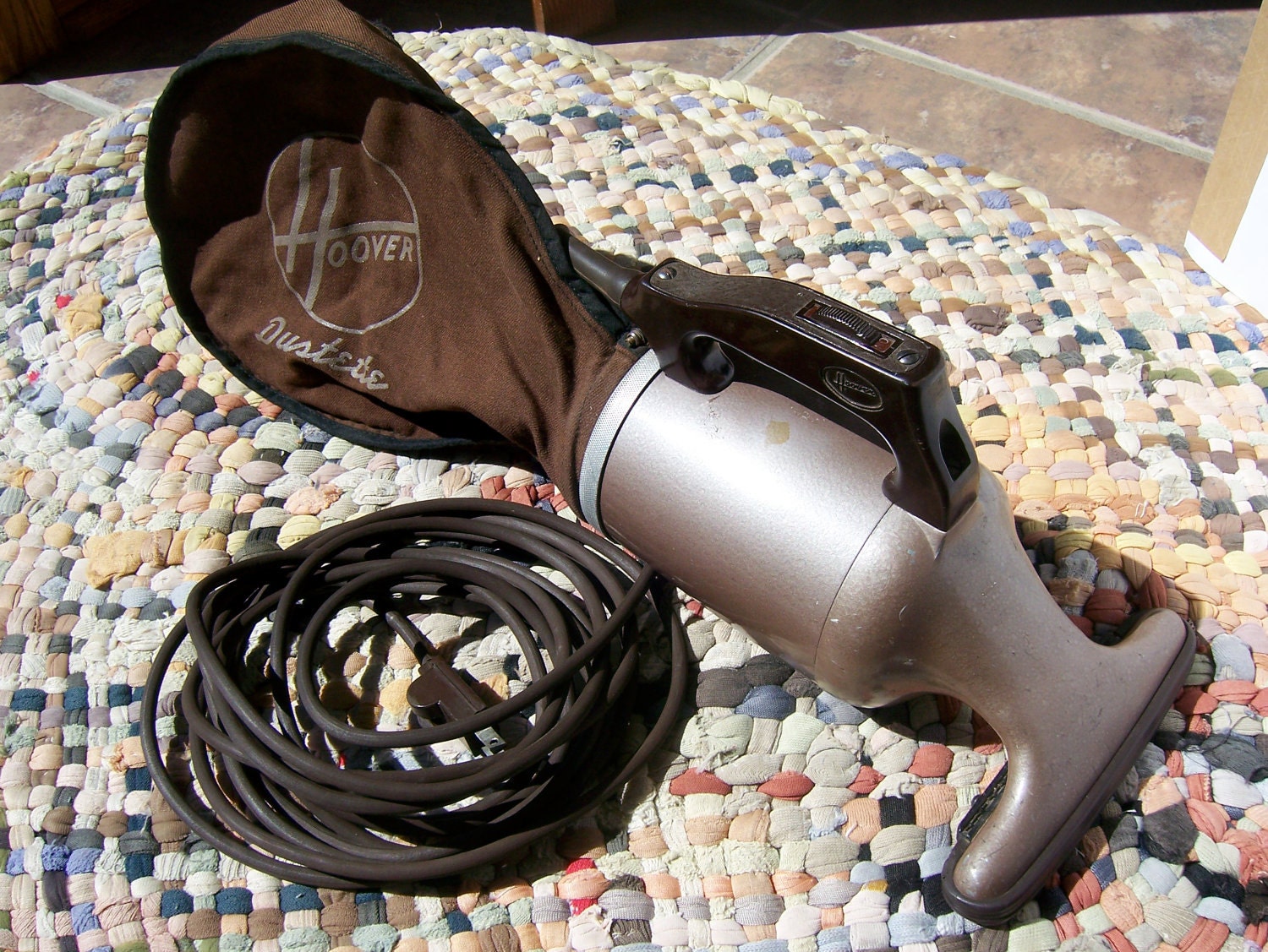 Vintage Hoover Dustette Hand vacuum really sucks :-) Gift idea for men, women, shower or wedding gift or vintage gift basket.