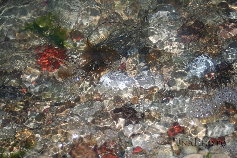 Stone Reflections in Water 15.7x23.6 Print on canvas - UnaPhoto