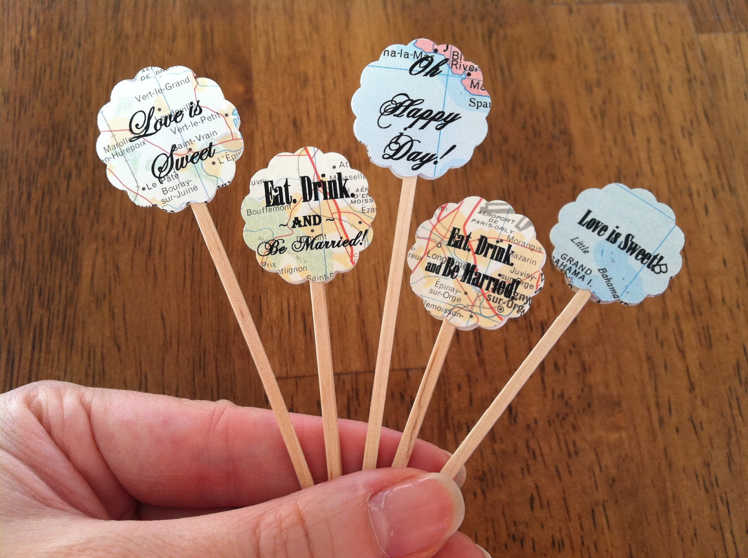 Vintage world atlas/map cupcake topper - set of 25 picks