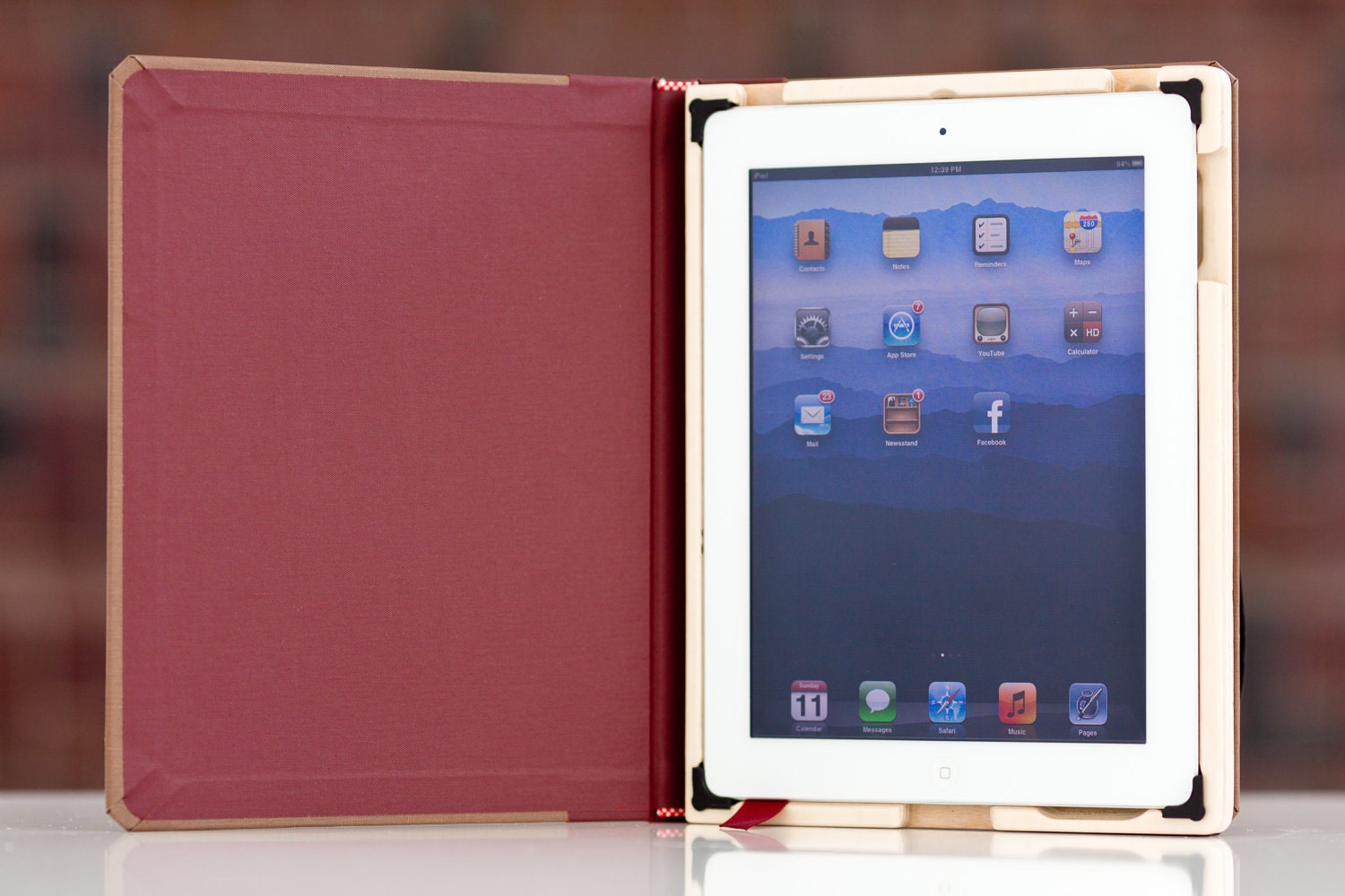 CLEARANCE Graduate Edition for iPad 4/3/2 book case by Pad&Quill Mahgony Red/Hickory Brown