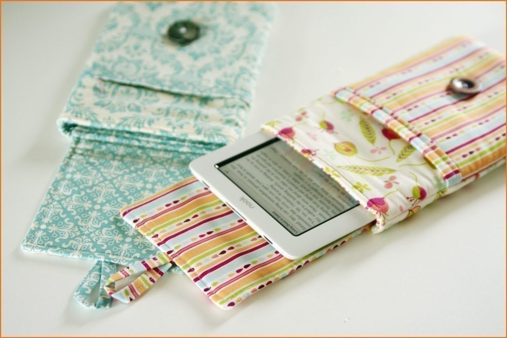 INSTANT DOWNLOAD Padded e-reader sleeve PDF sewing patern for Kindle, nook and ipad plus instructions to fit other devices