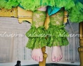 Ruffle Lace Leg Warmers in Green