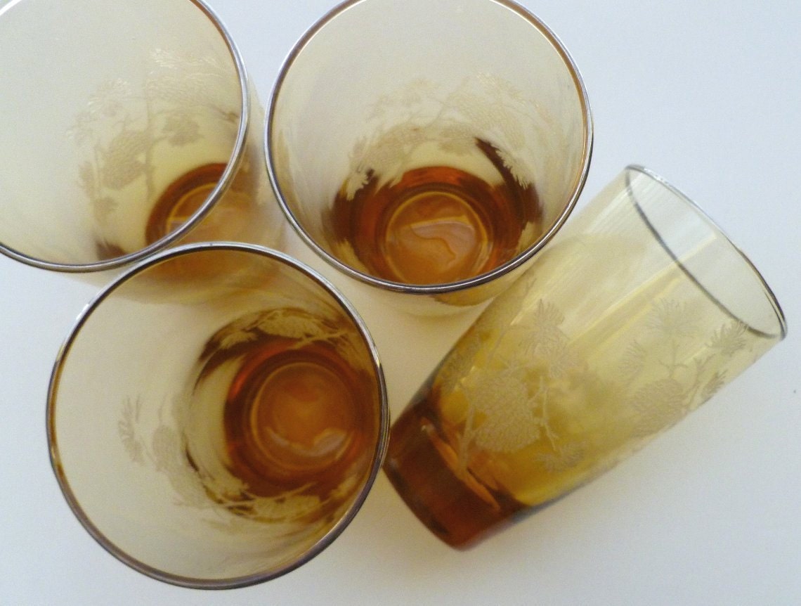 Vintage Gold Pine Cone Drinking Glasses
