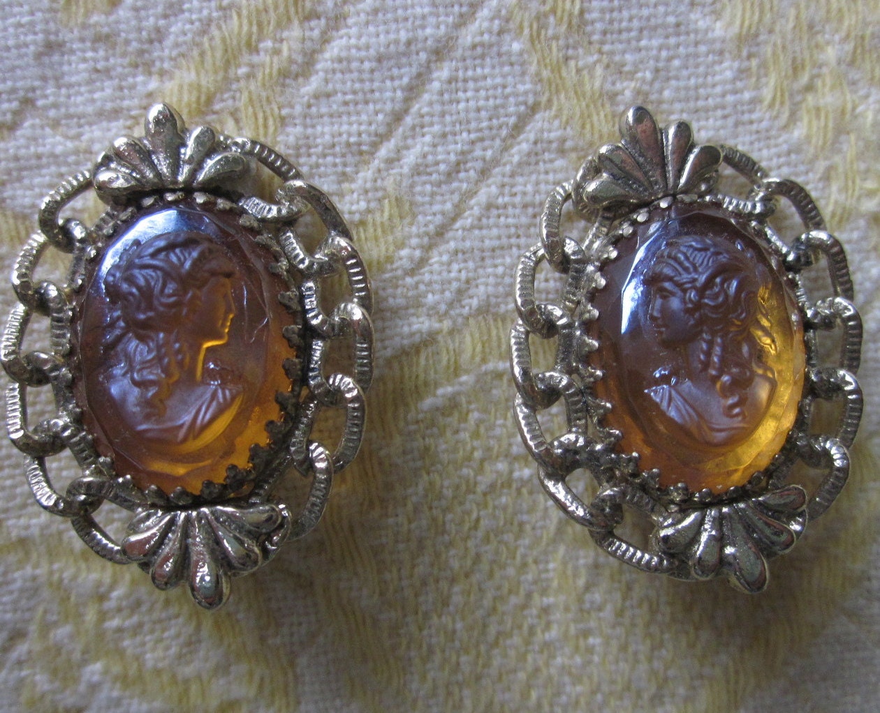 Vintage Signed WHITING & DAVIS Amber Cameo Clip On Earrings