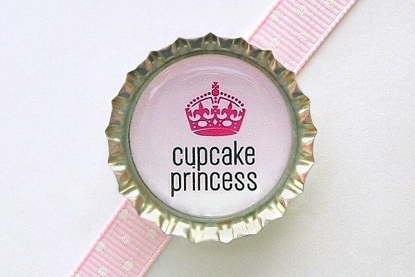 Cupcake Princess Bottle Cap Magnet - fridge magnet, cupcake kitchen decor, cupcake magnet, cupcake decoration, birthday, cupcake party favor