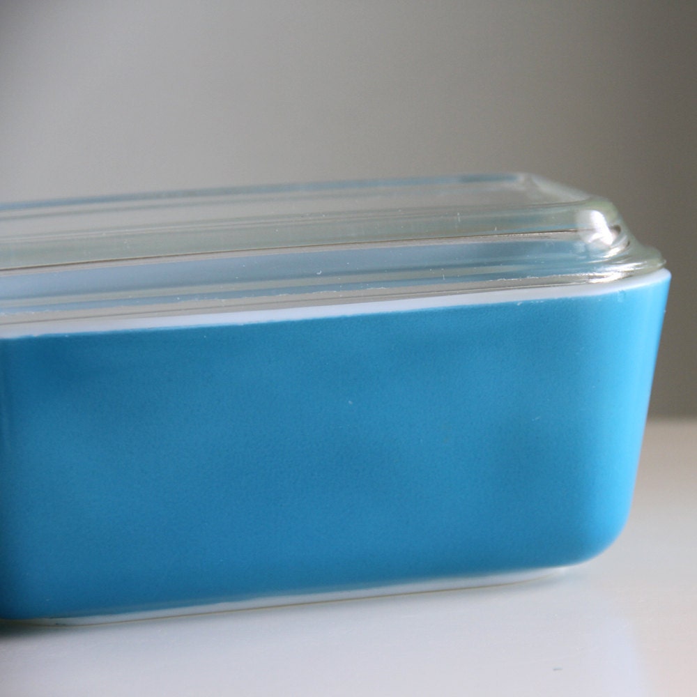 Vintage Pyrex Horizon Blue Medium Refrigerator Dish - 1970's