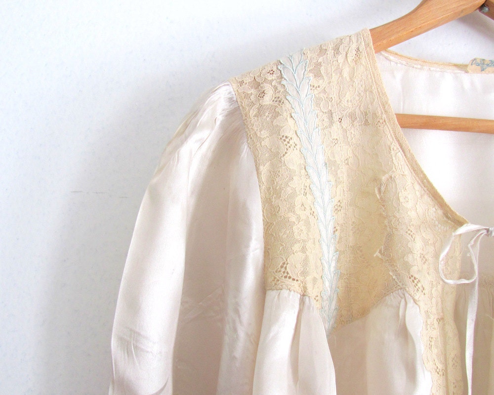 Vintage Bed Jacket 1940s Cream Silk Satin Lace 1940s Lingerie Ivory Cream SALE
