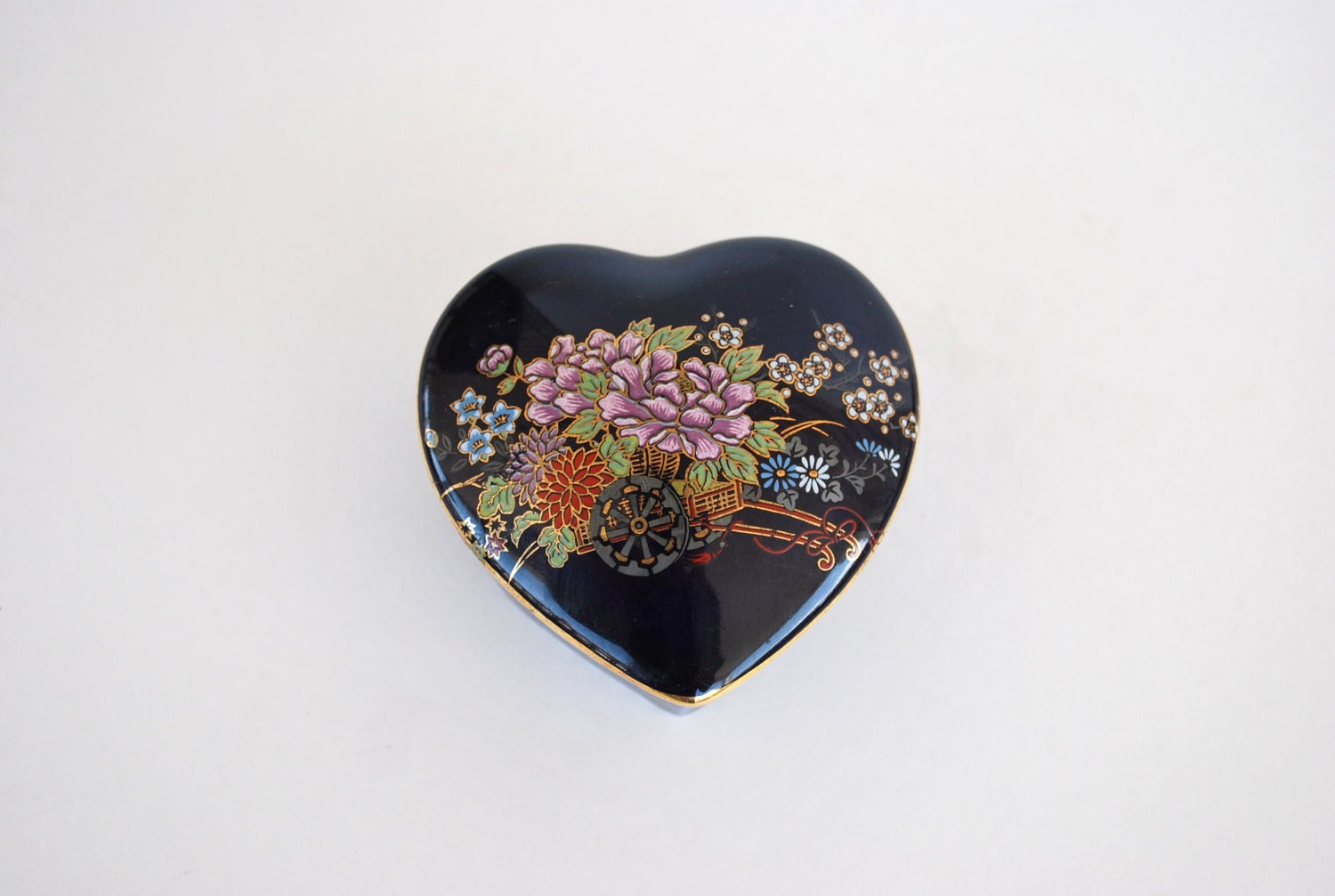Vintage Porcelain Heartshaped Catchall Jewelry Box Trinket Box made in Japan Hand Painted
