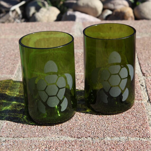 Hawaiian Sea Turtle Etched Glasses made from red wine by pic76
