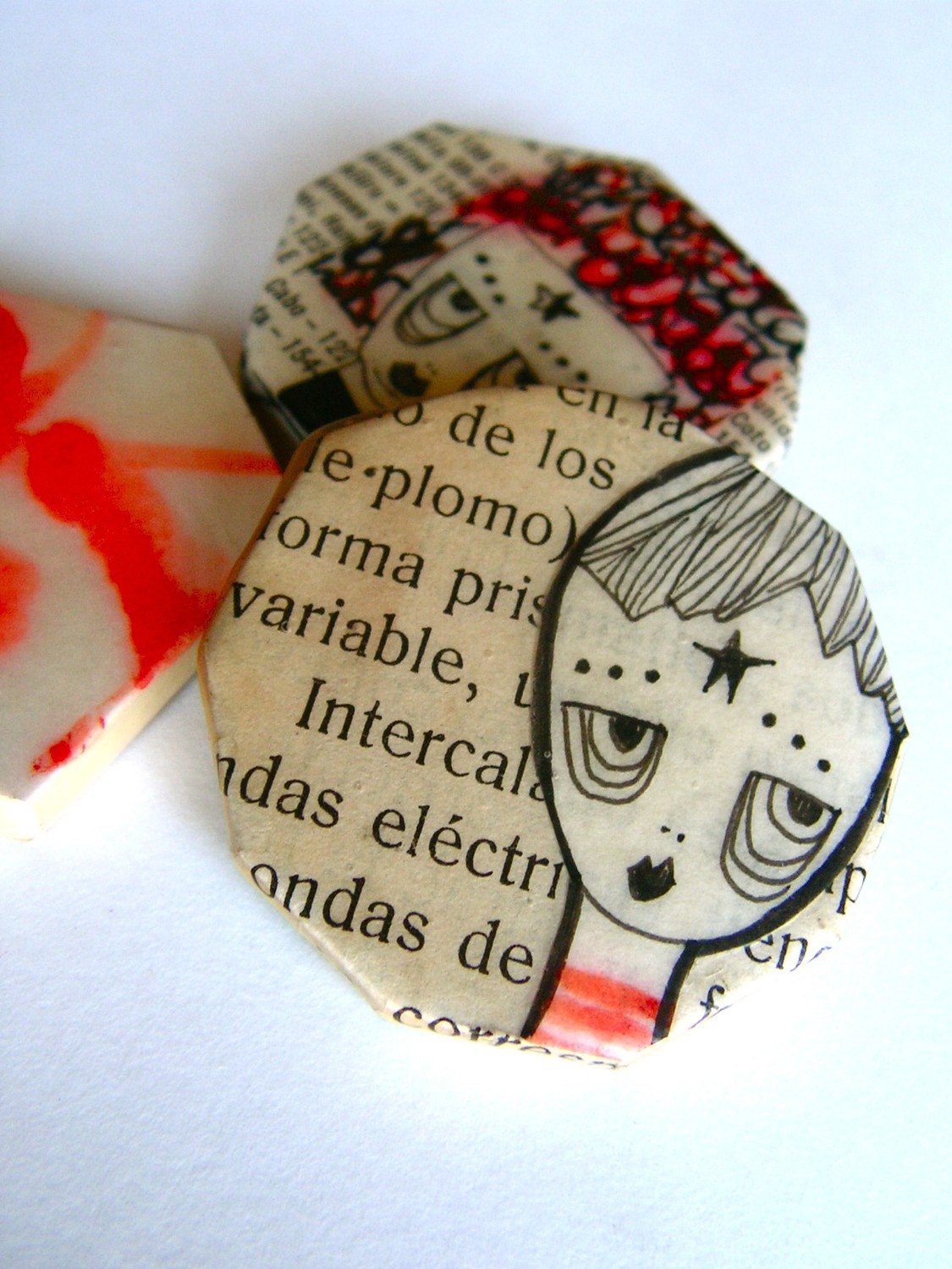 Spring trends fashion brooch. Forma prismatica. Collage art you can wear. Eco friendly.